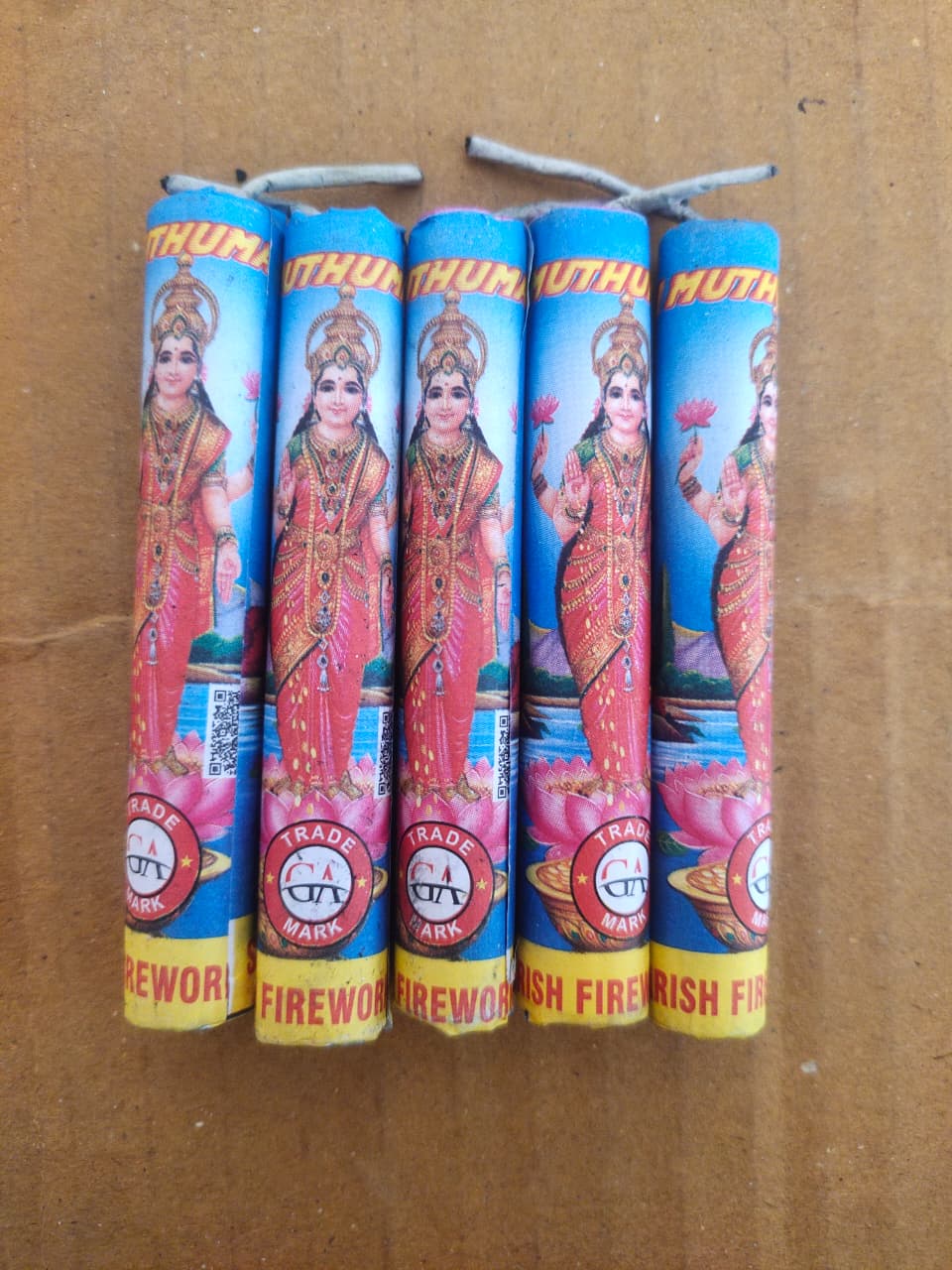 3 1/2' LAKSHMI CRACKERS